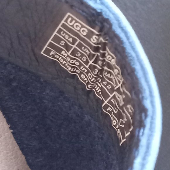 UGG | Leather Suede Flats - Picture 8 of 8